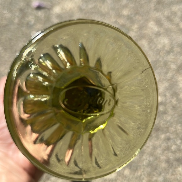 Fenton glass bud vase - Picture 4 of 4